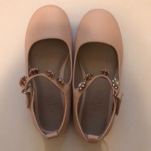 Pink girls slipper shoes